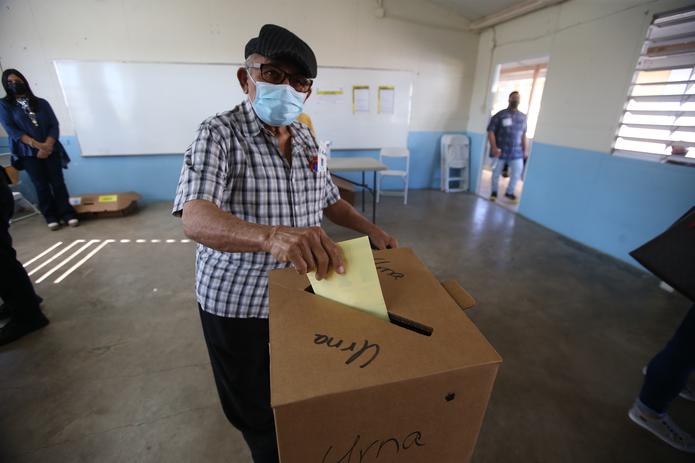 Un sondeo informal por varios centro de votación hacía patente el predominio del elector mayor en la elección especial de Guaynabo.