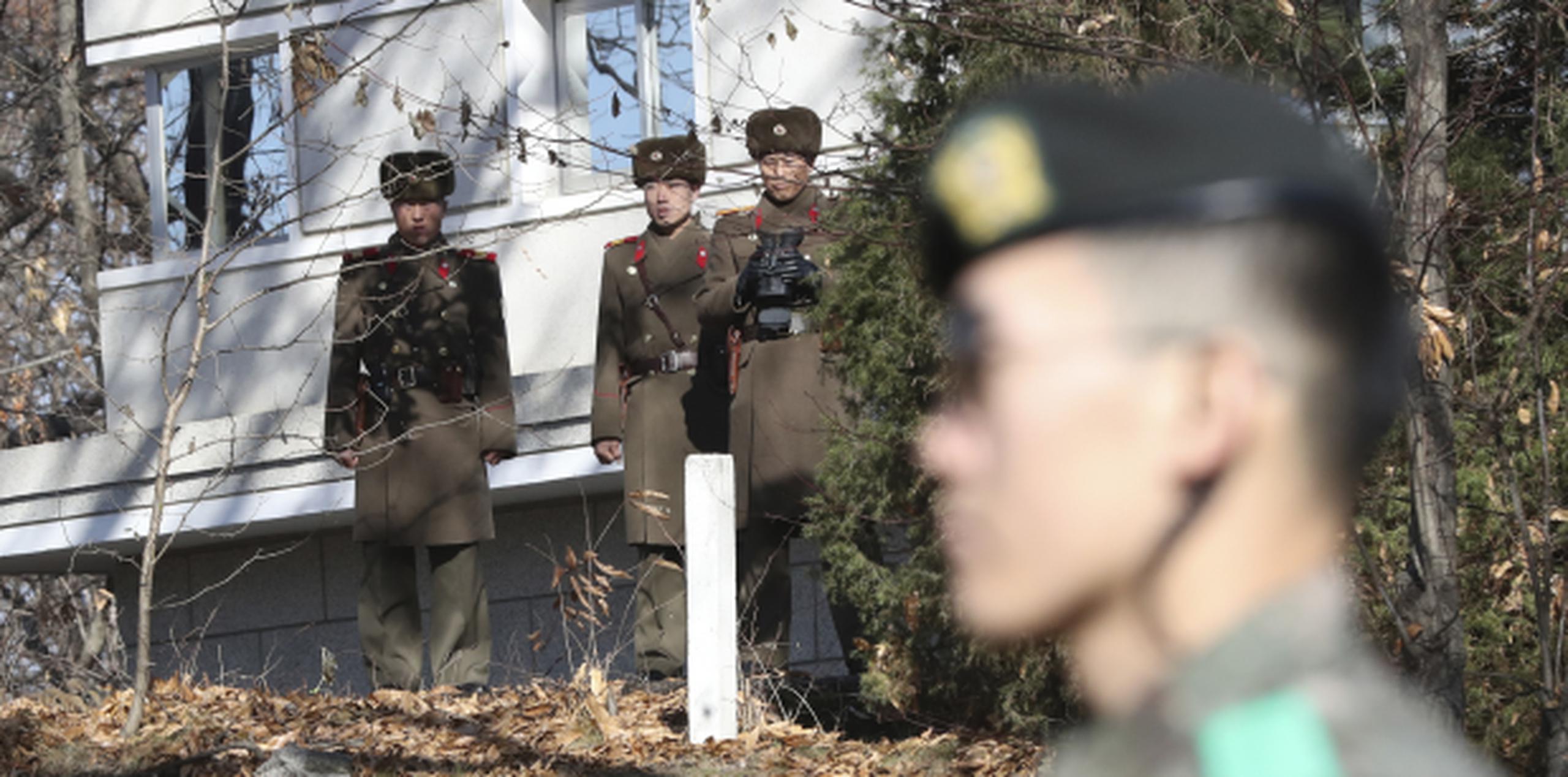 El ejército surcoreano realizó unos 20 disparos de advertencia. (AP / Lee Jin-man, Archivo)