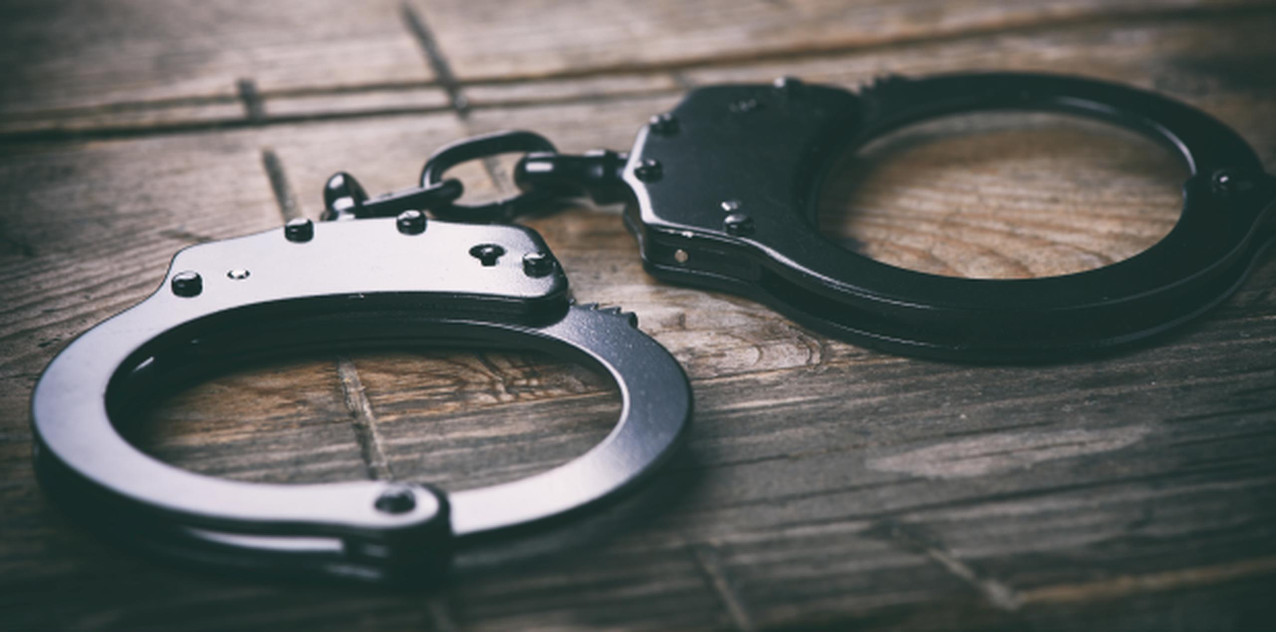 La orden de arresto contra la mujer fue emitida el pasado 1 de mayo. (Shutterstock)