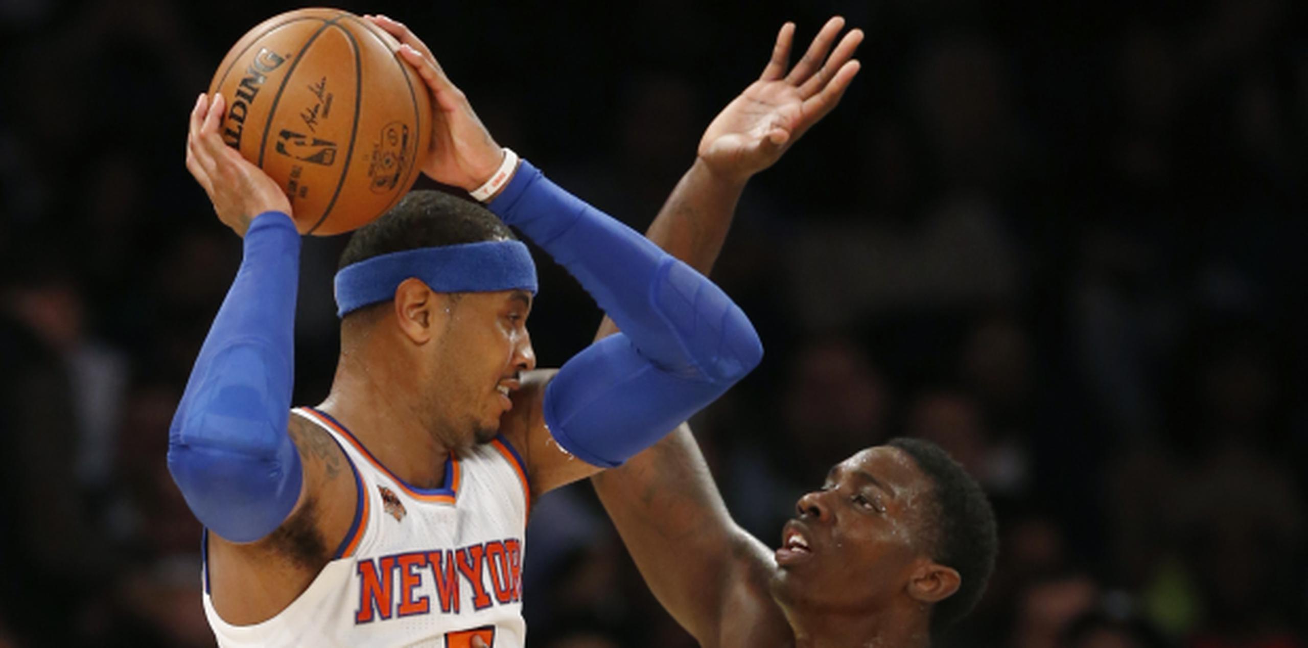 Carmelo Anthony tendrá como nuevos compañeros a Derrick Rose, Joakim Noah y Brandon Jennings para tratar de regresar a los Knicks a los playoffs. (Prensa Asociada)
