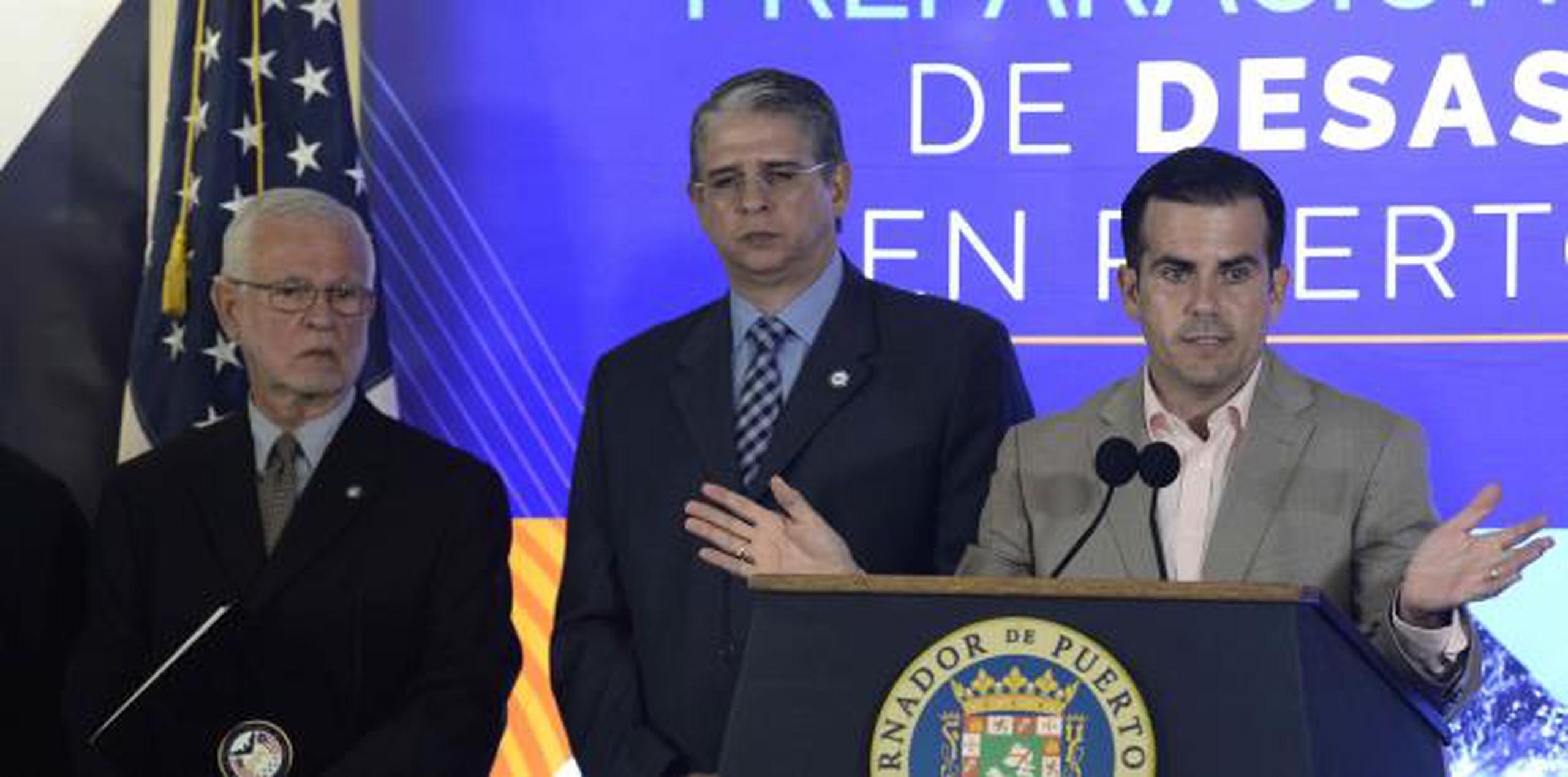 El gobernador Ricardo Rosselló ofrece declaraciones durante la Convención de Preparación y Manejo de Desastre que se efectuó en mayo pasado. (Archivo)