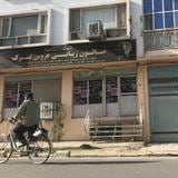 Talibanes oficializaron hoy el cierre de todos los salones de belleza en Afganistán