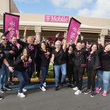 ¡T-Mobile celebra a su equipo de ventas siempre!