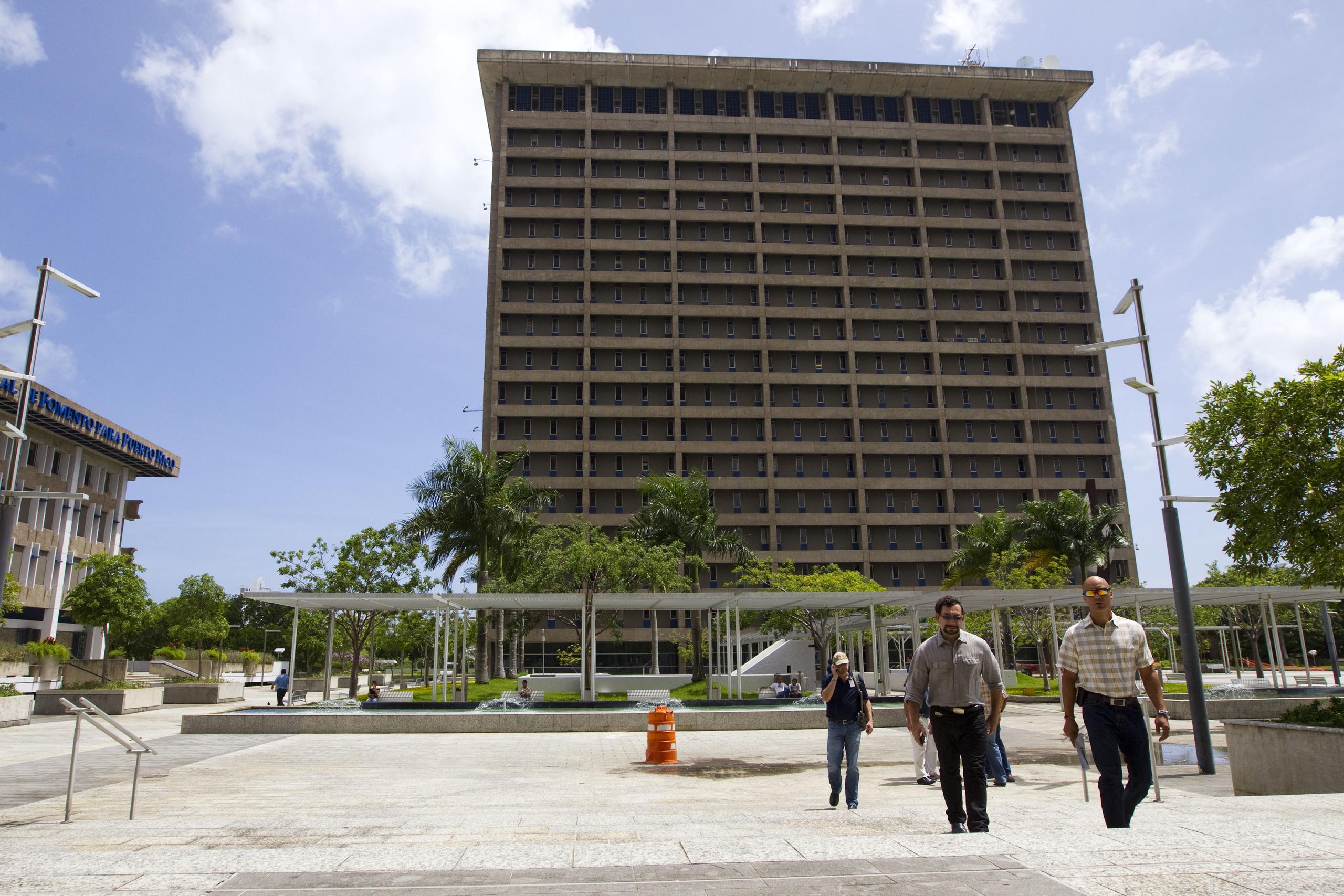 El Centro Gubernamental de Minillas es de Edificios Públicos.