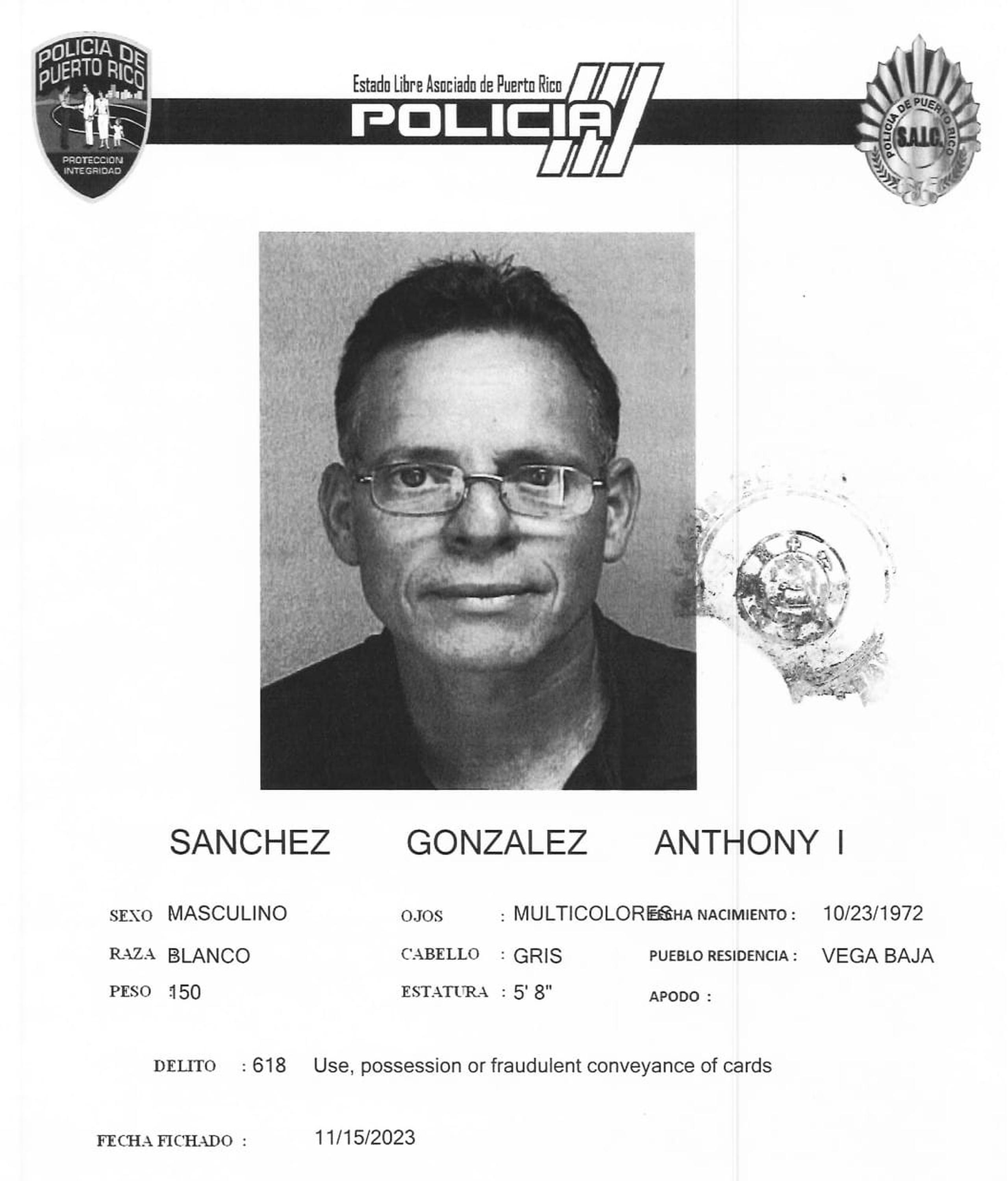 Anthony Israel Sánchez González de 51 años, enfrenta cargos por apropiación ilegal mediante fraude e incumplimiento de contrato en la ejecución de obra.