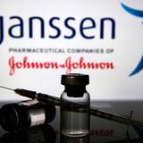 Secretario de Salud habla sobre las razones para el retiro de la vacuna Janssen