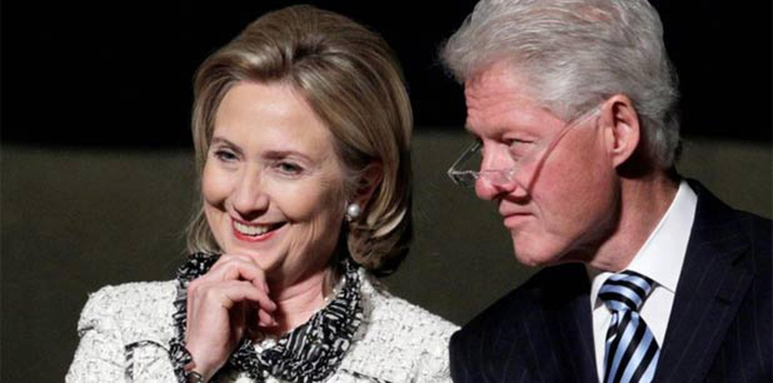 La única hija del ex presidente Bill Clinton y la ex secretaria de Estado, Hillary Clinton, anunció el lunes que está esperando a su segundo hijo para el próximo verano. (AP)