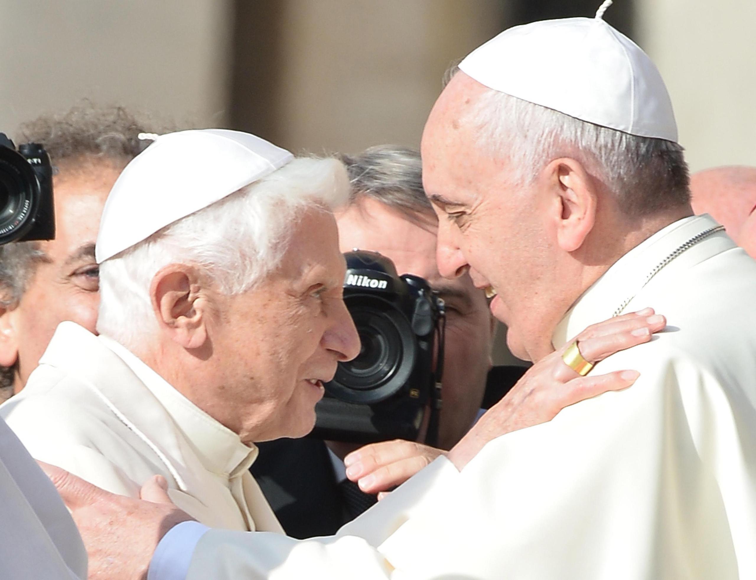 La capilla ardiente de Benedicto XVI se abrirá en la mañana del lunes y se extenderá hasta el miércoles, mientras que será el jueves cuando Francisco presida su funeral en la plaza de San Pedro.