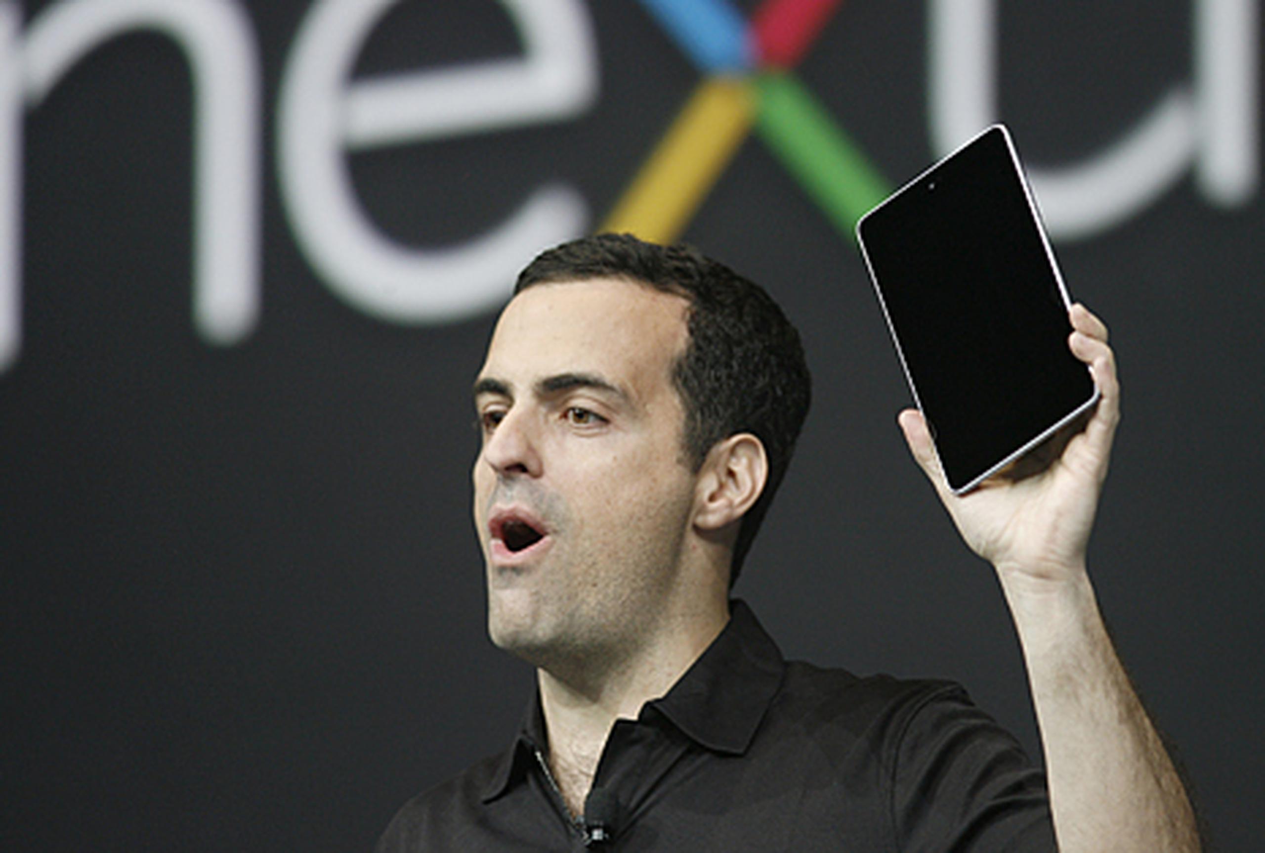 Hugo Barra, director de producto para Android, presenta la nueva Nexus 7 durante la conferencia Google I/O en Los Ángeles.(AFP)