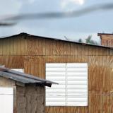 Arecibo instalará tensores en residencias con techos de zinc