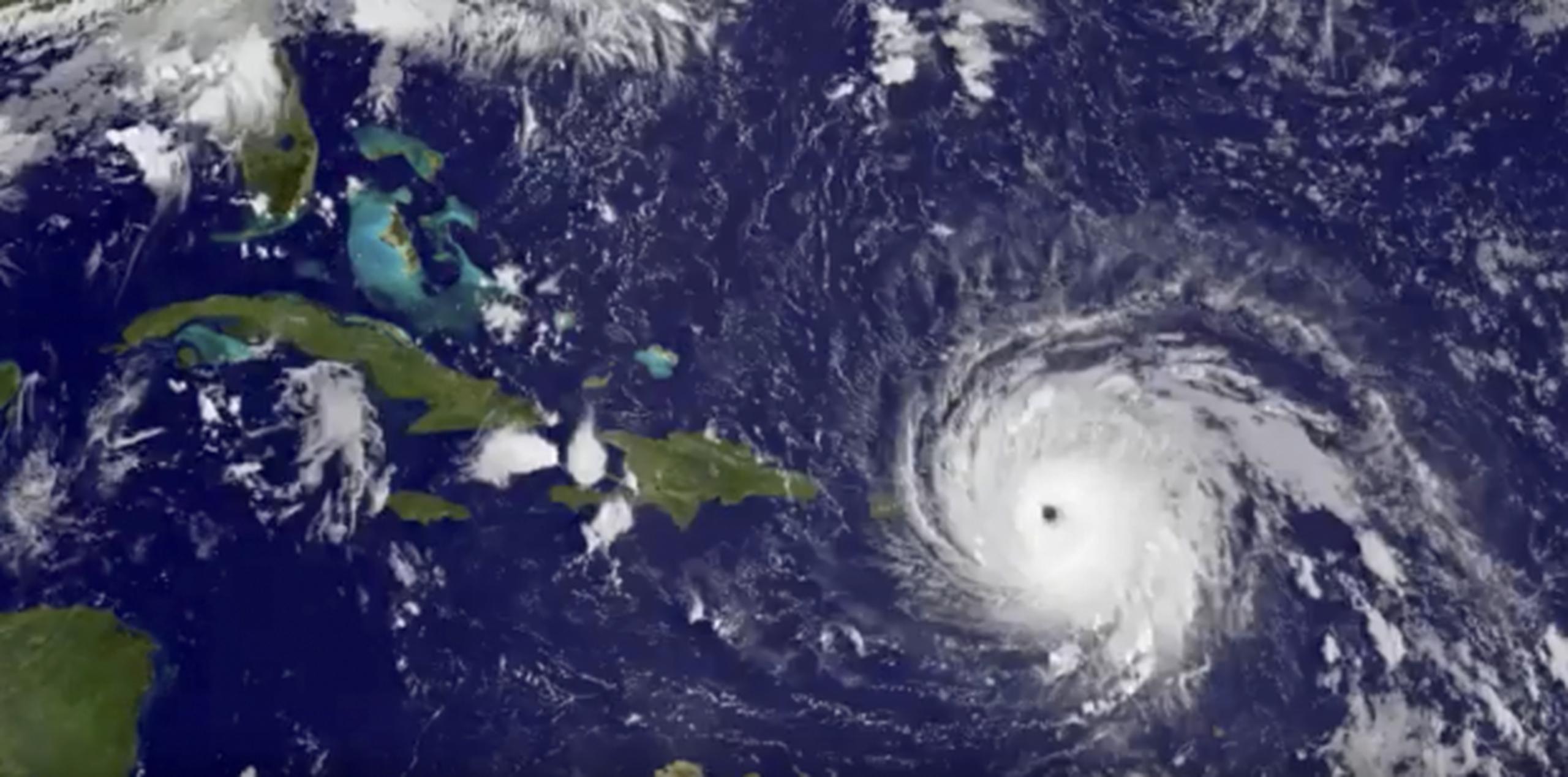 El huracán Irma, de categoría 5, impactó esta madrugada islas del Caribe como Antigua y Barbuda, donde ha causado millonarios destrozos. (NASA/NOAA GOES Project via AP)
