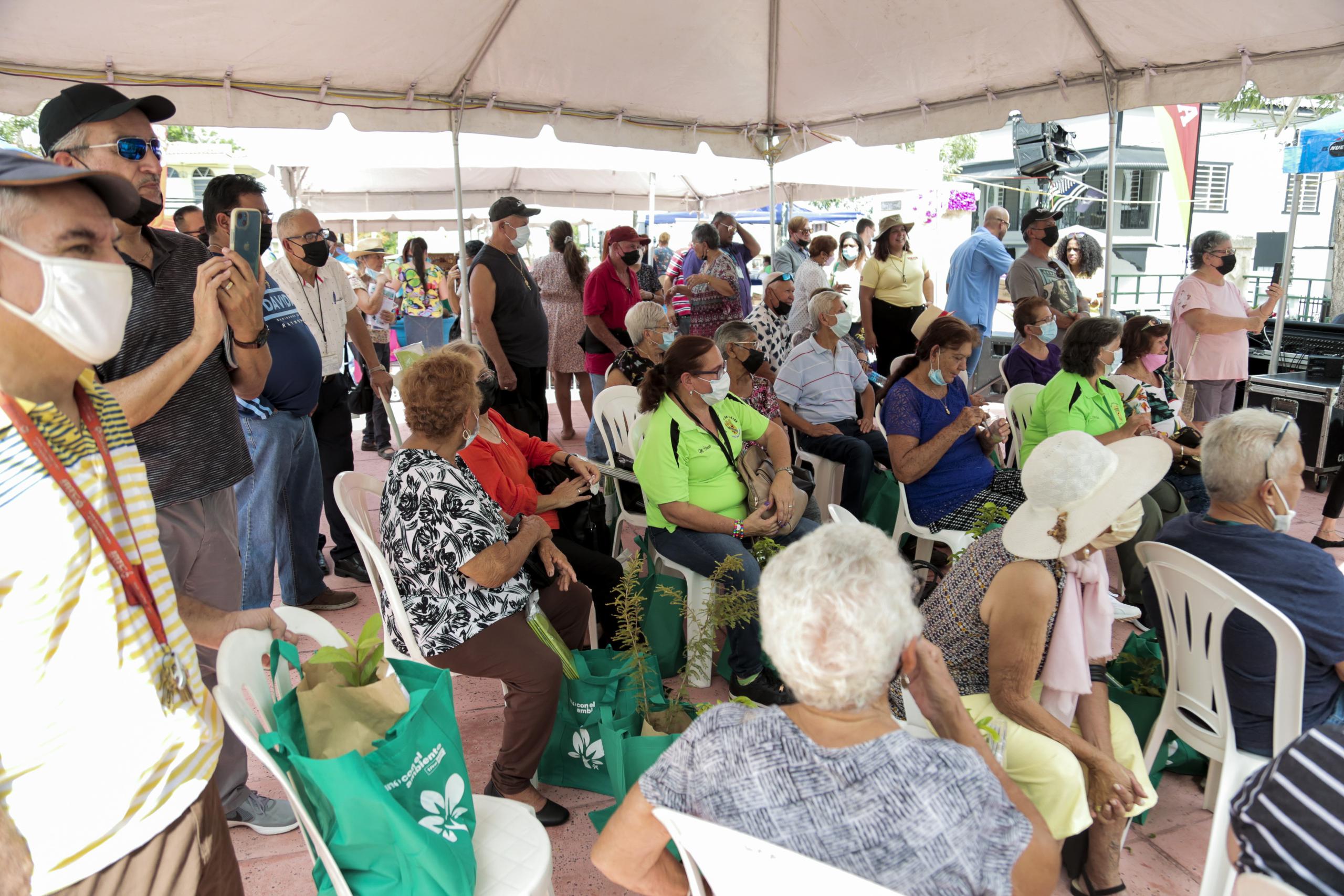 Evento un Cafe en la Plaza visitó LAJAS como parte del proyecto SOMOS Puerto Rico.