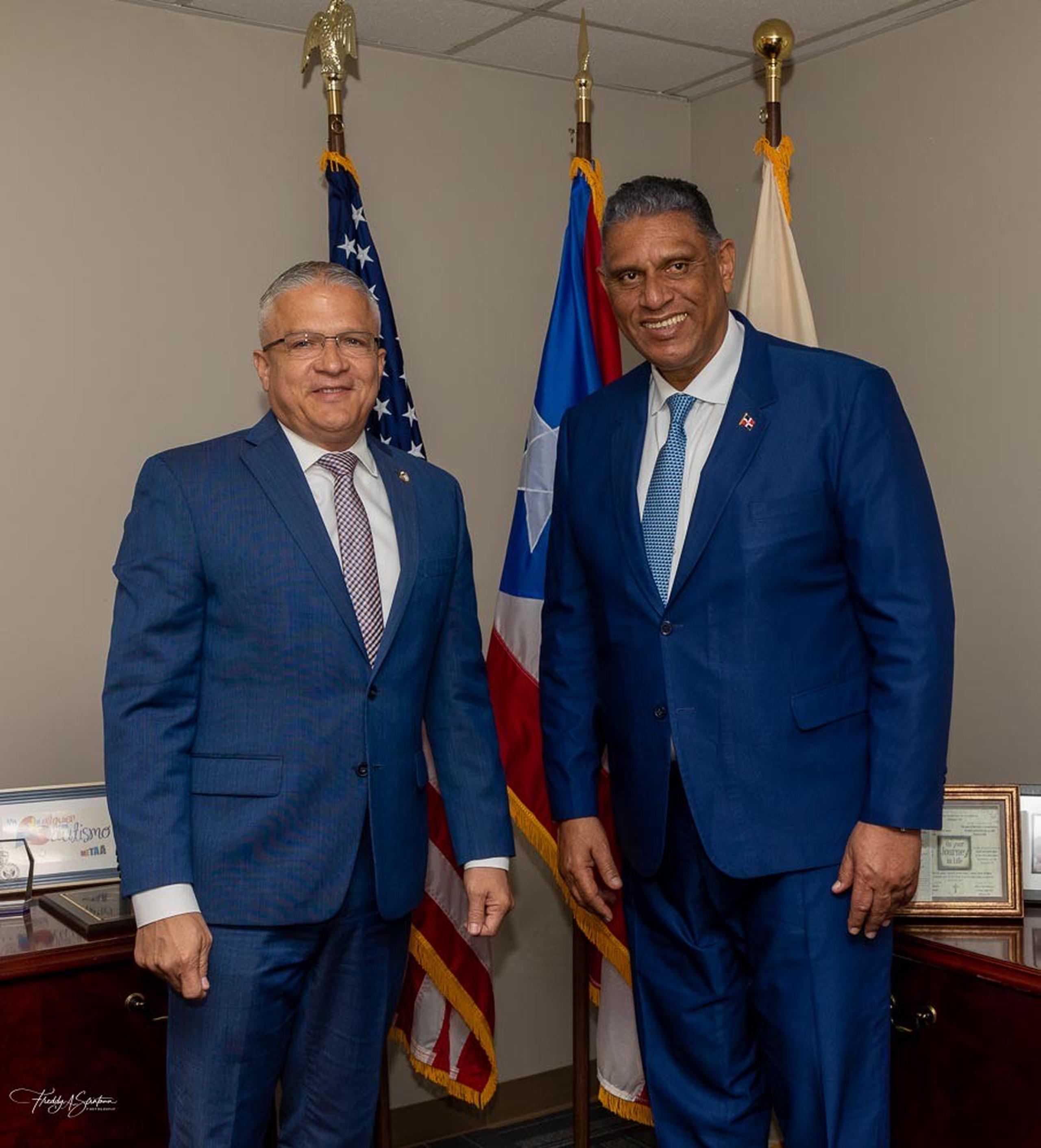 El secretario del DSP, Alexis Torres, y el ministro de Interior y Policía de la Republica Dominicana, Jesús Antonio Vásquez Martínez.