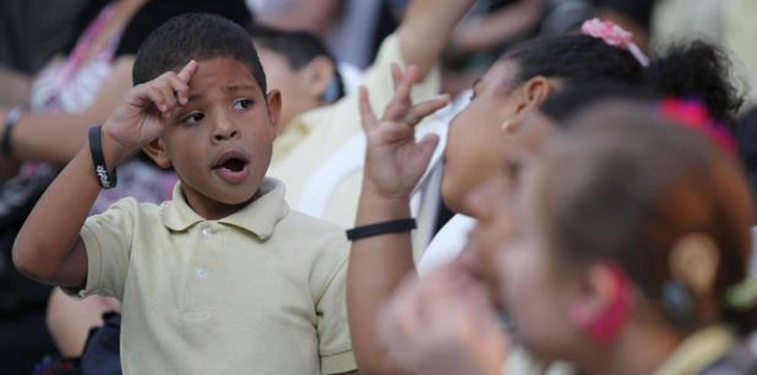 Según el DE, en la región de Arecibo hay 62 estudiantes con problemas de audición, 97 en la de Bayamón, 88 en la que compone Caguas, 47 en Humacao, 64 en Mayagüez,  81 en Ponce y 102 en San Juan. (Archivo)