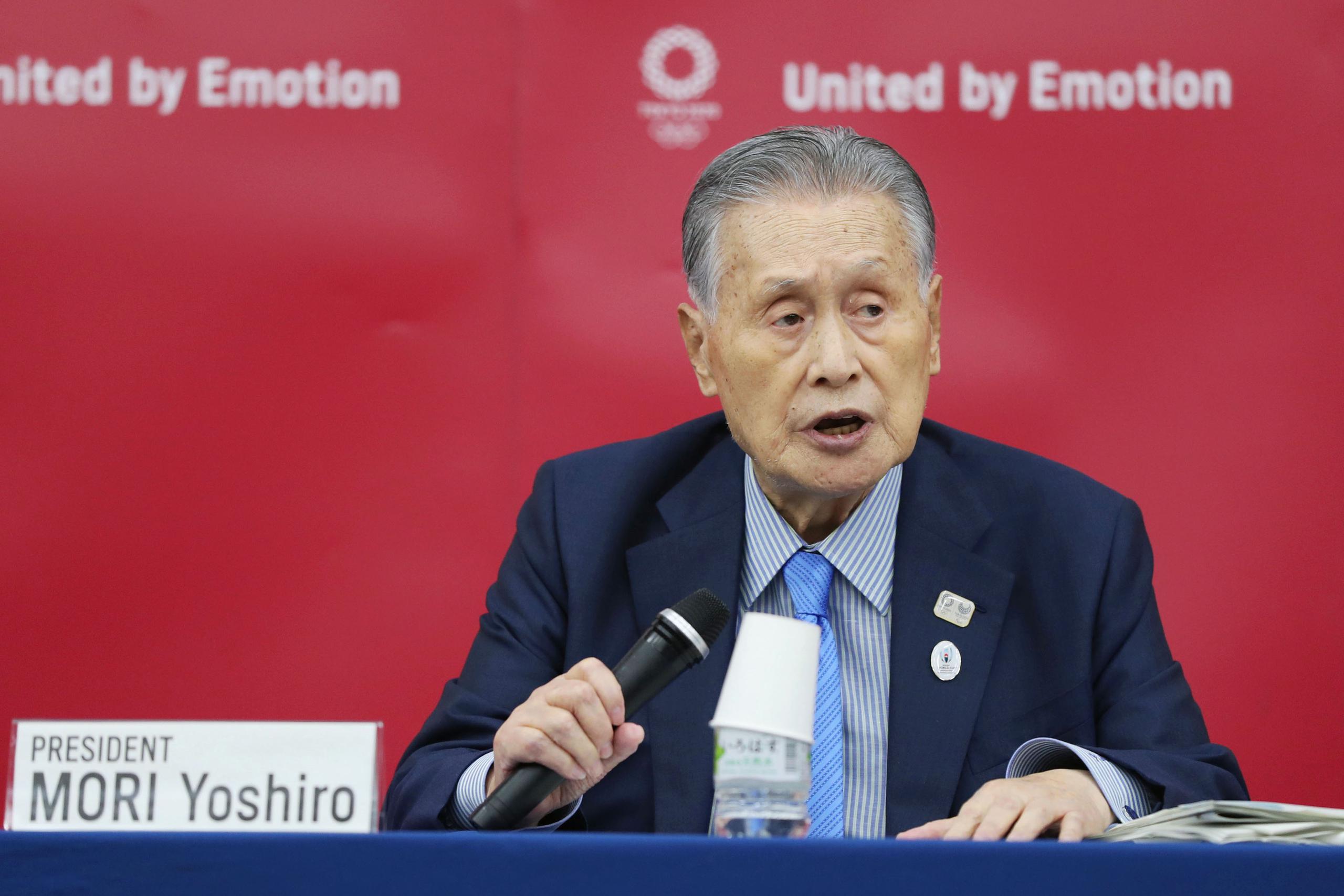 En esta imagen de archivo del 17 de julio de 2020, el entonces presidente del comité organizador de los Juegos Olímpicos de Tokio, Yoshiro Mori, quien renunció la semana pasada por presiones.