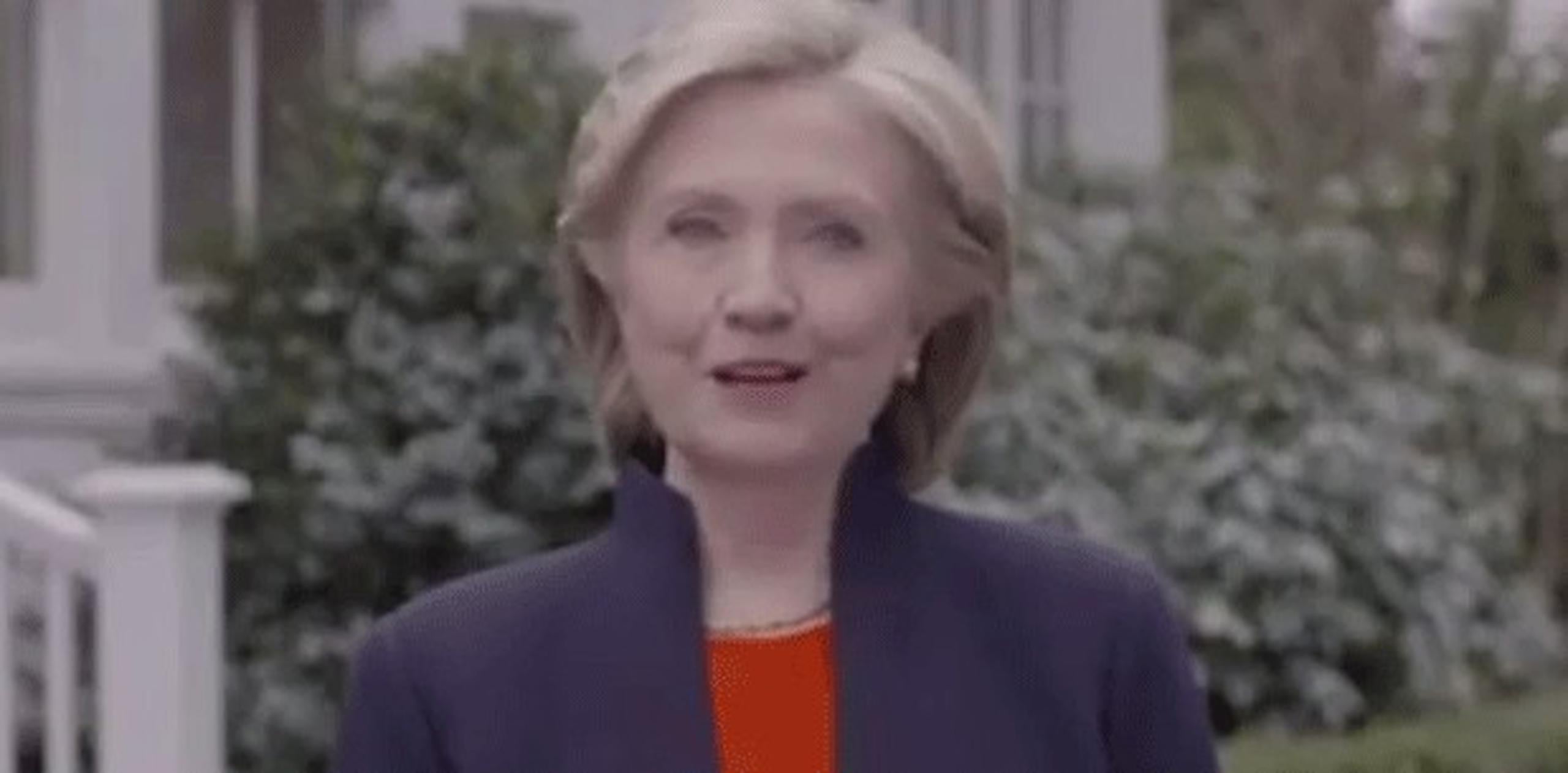 "Cada día los estadounidenses necesitan un luchador, y quiero ser esa luchadora", dijo Clinton en el vídeo del anuncio oficial de su candidatura. (YouTube)