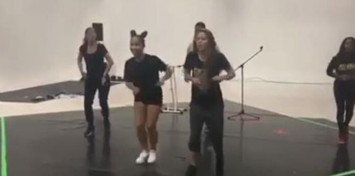 Shakira Se Luce Bailando Exito De El Gran Combo De Puerto Rico