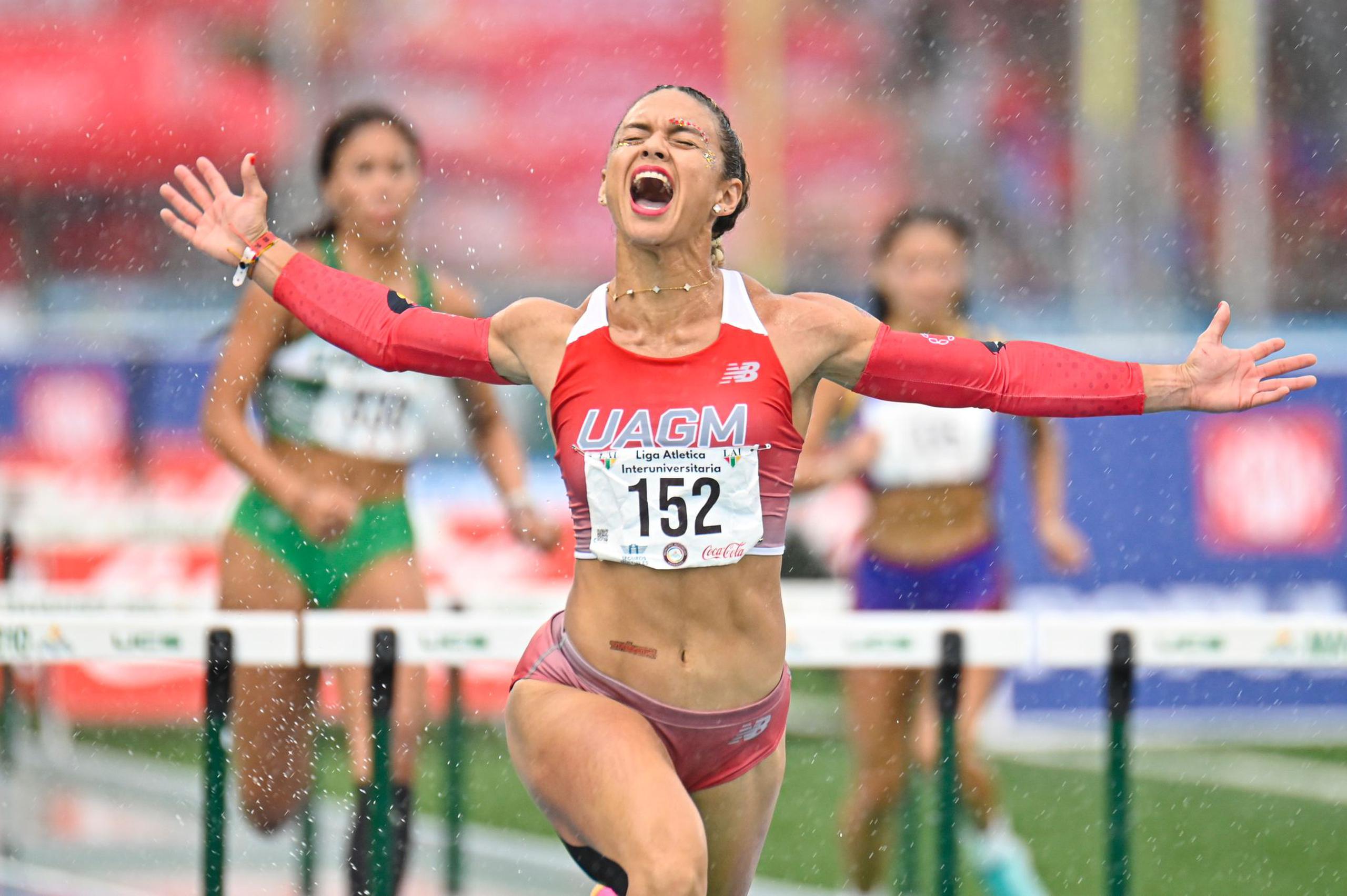 Joraima Carmona se proclamó campeona de los 100 metros con vallas.