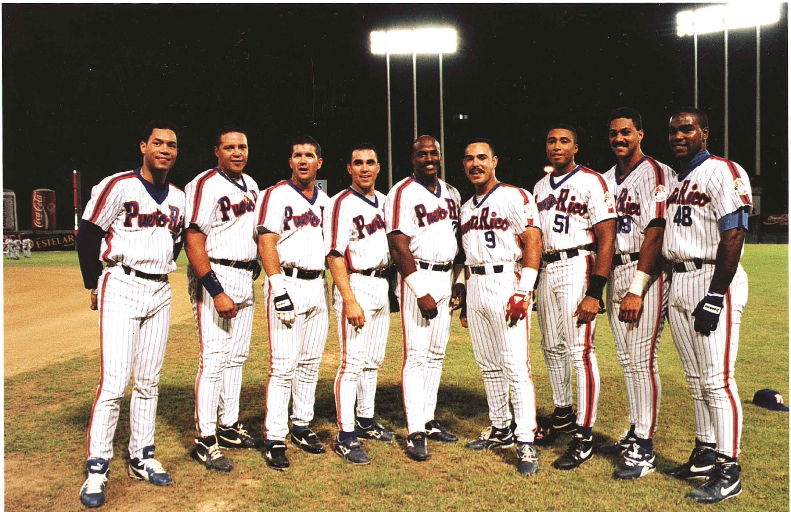 1995 | Los integrantes del "Dream Team" boricua que conquistó la Serie del Caribe de béisbol, llevada a cabo en el estadio Hiram Bithorn, de manera invicta. (José Rodríguez)