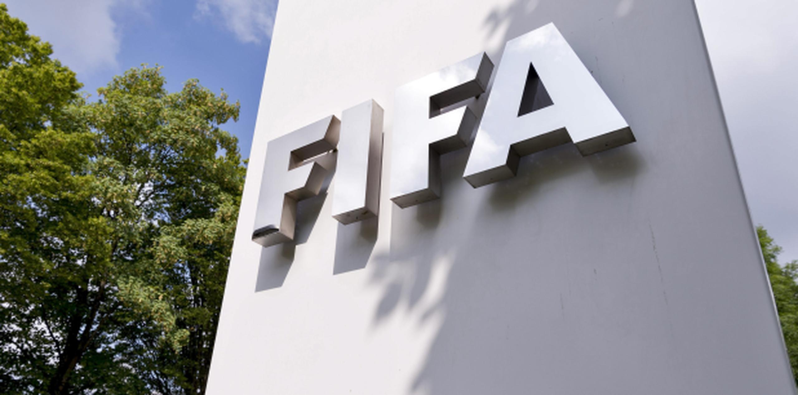 La FIFA está estudiando diversas alternativas para aumentar la cantidad de equipos participantes en el Mundial. (Archivo)