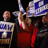 Centenares de despidos por huelga en fábricas automovilísticas