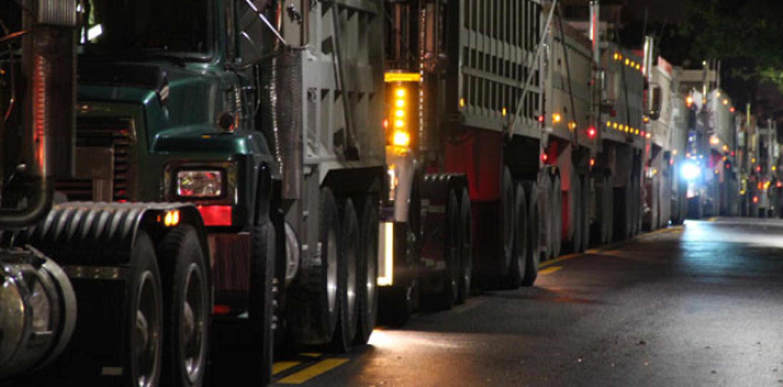 Se mantienen firmes en detener el acceso de camiones que transportan cenizas de carbón con la intención de depositarlas allí. (Archivo)