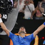 Novak Djokovic recibe una calurosa bienvenida en Australia antes ganar en la primera ronda