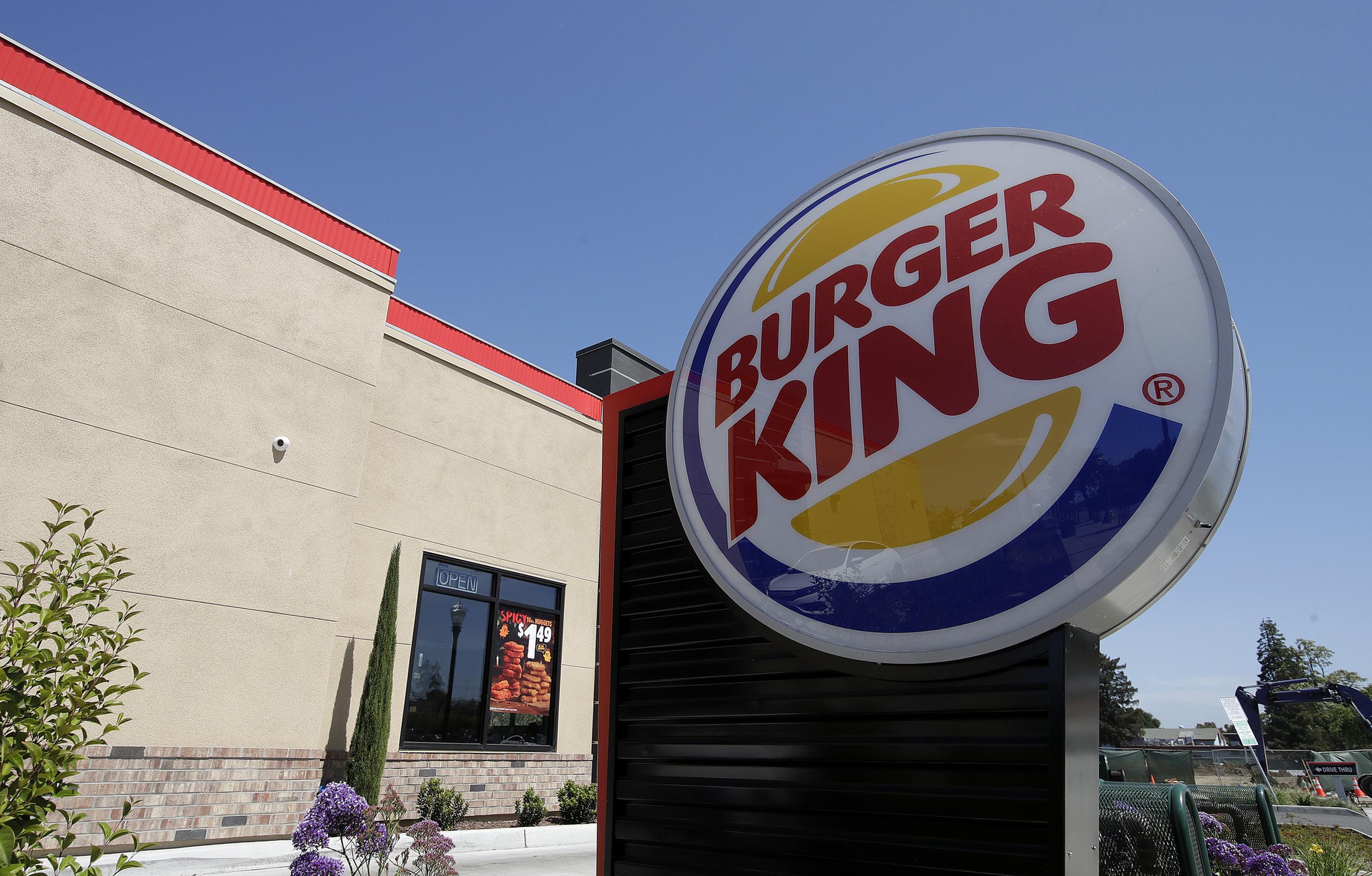 Burger King anunció que también quitará los colorantes y sabores artificiales de todos sus sándwiches y complementos en varios mercados europeos y de Estados Unidos.