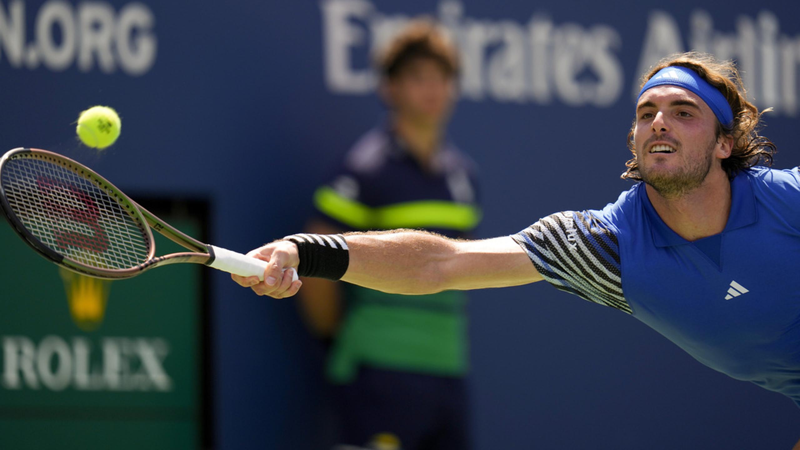 El griego Stefanos Tsitsipas perdió ante el suizo Dominic Stricker en la segunda ronda del US Open.