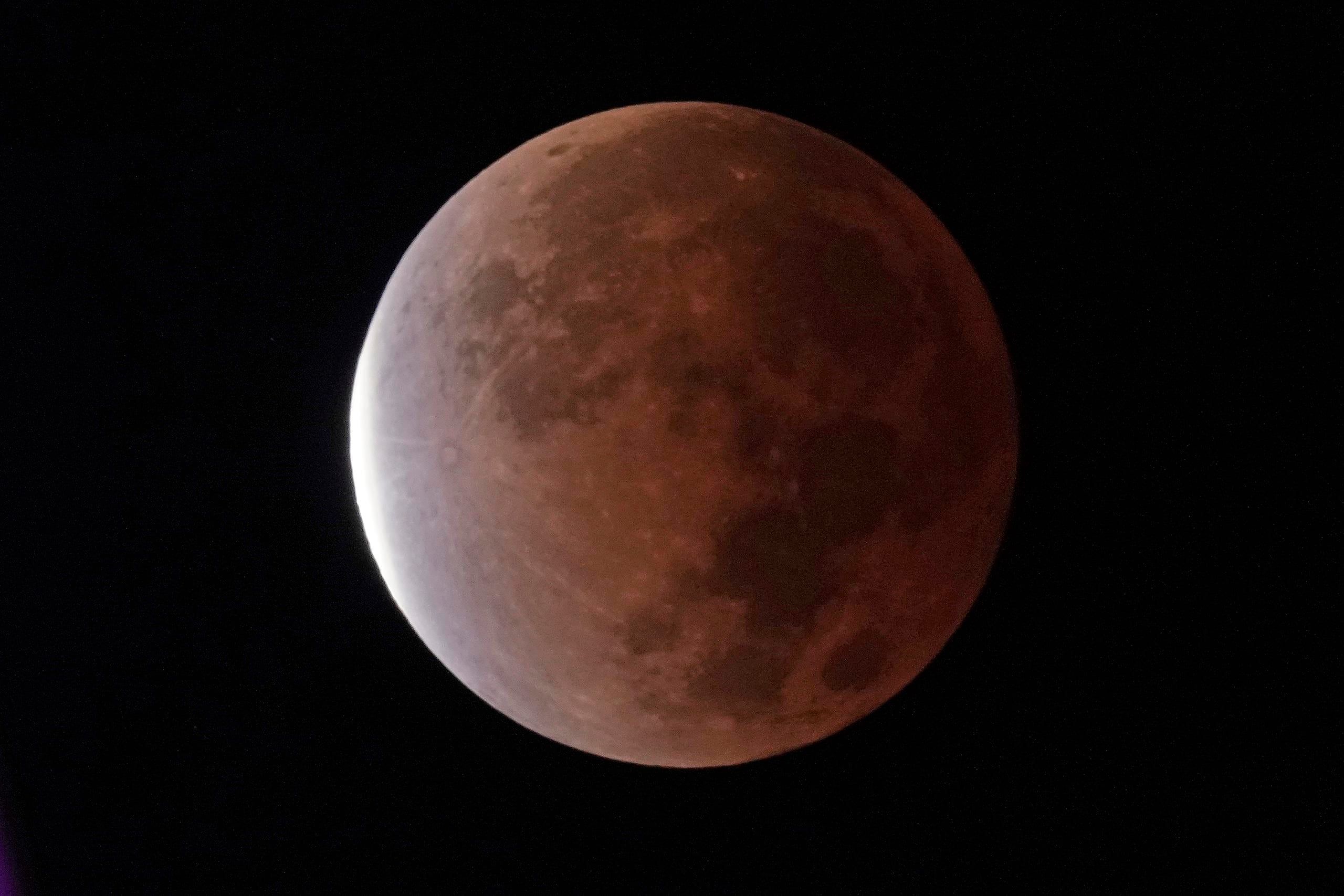La entidad educativa indicó que la fase total del eclipse lunar tendrá una duración de 84 minutos, de modo que se trata de un eclipse extenso, lo cual permitirá apreciarlo aún si en algunos momentos se interponen las nubes.