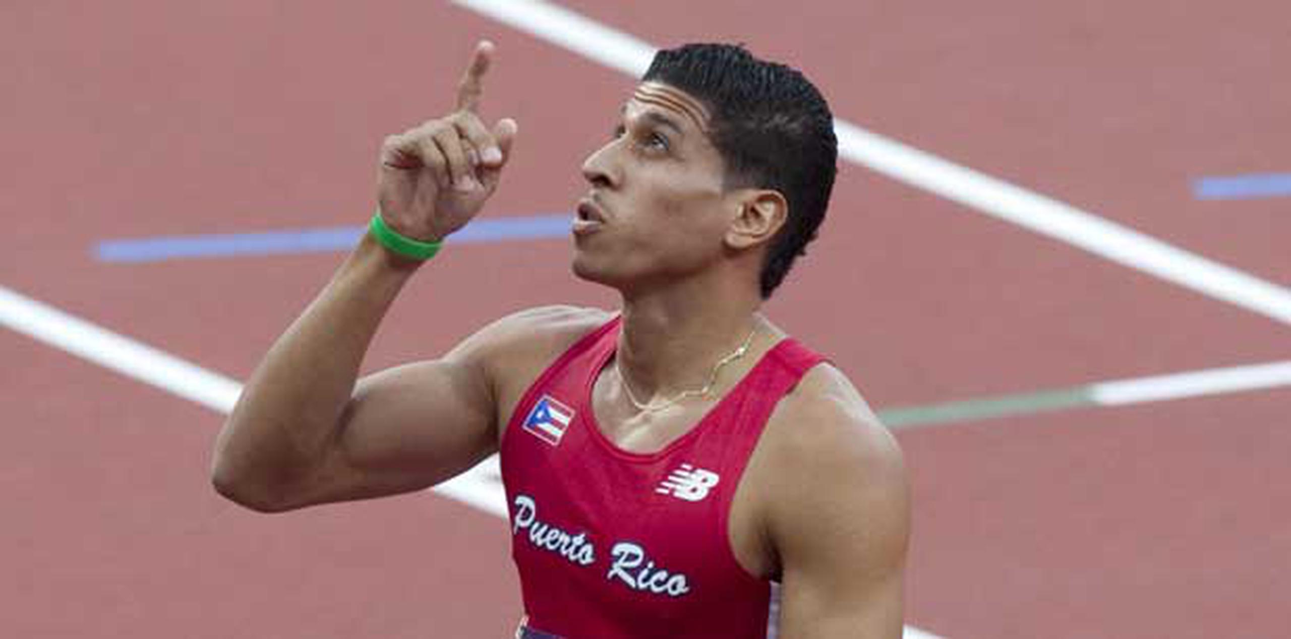 En la valla, Alejandro cronometró 50.05 segundos para solo ser superado por el cubano Omar Cisneros, quien se llevó el oro conun registro de 49.56 segundos. (Archivo)