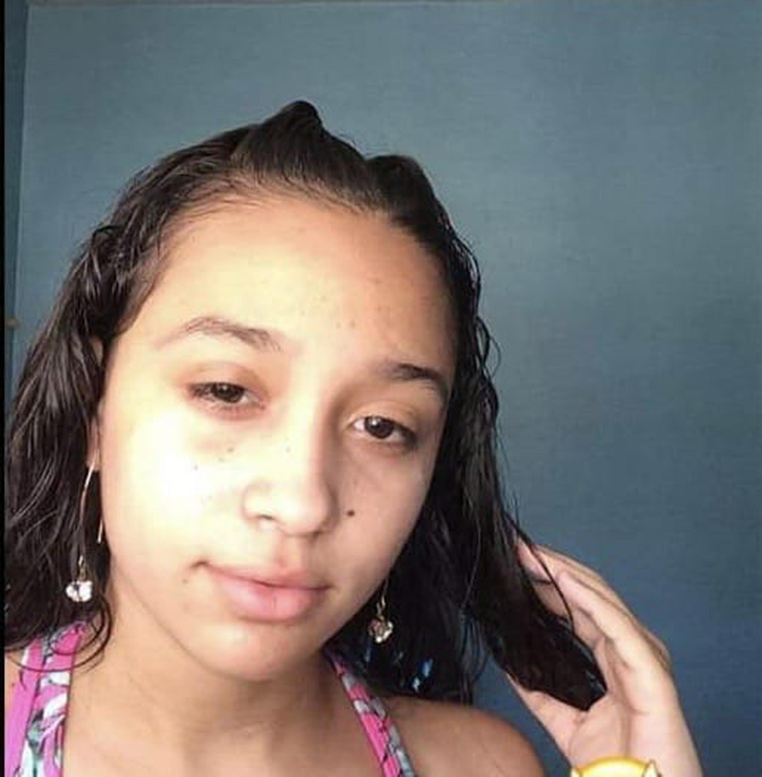 Las autoridades buscan a la adolescente Kermarie Robles Albino de 13 años quien se encuentra desaparecida desde el sábado de la semana pasada del residencial Rivera de Bucaná, en Ponce.