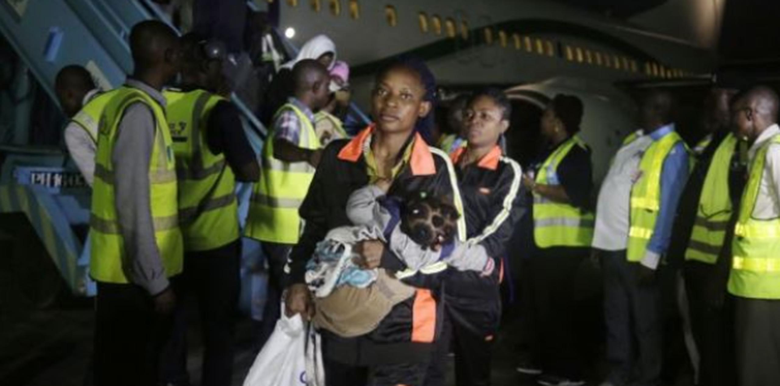 La Unión Africana (UA) y sus estados miembros trasladarán a más de 15,000 migrantes que están atrapados en Libia.  (AP/Sunday Alamba)