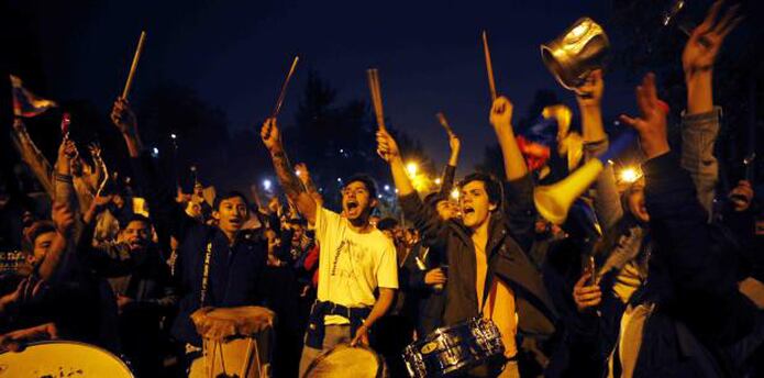 Violentas y rítmicas protestas en Colombia - Primera Hora