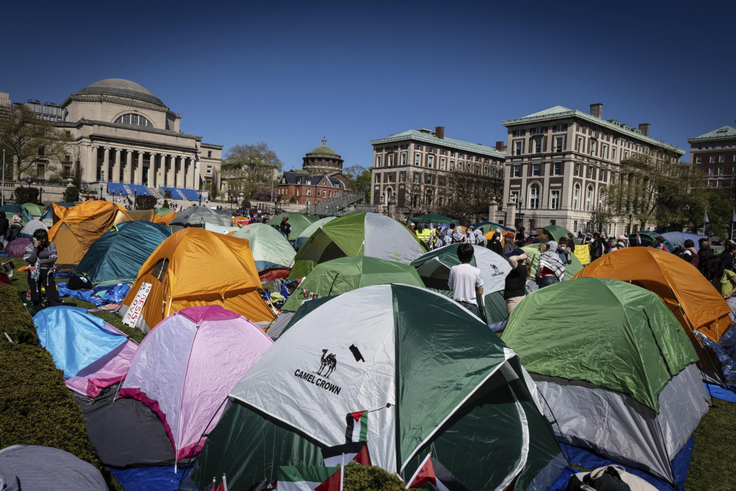 Tiendas de campaña erigidas en el campamento de manifestación propalestino en la Universidad de Columbia en Nueva York, el 22 de abril de 2024.