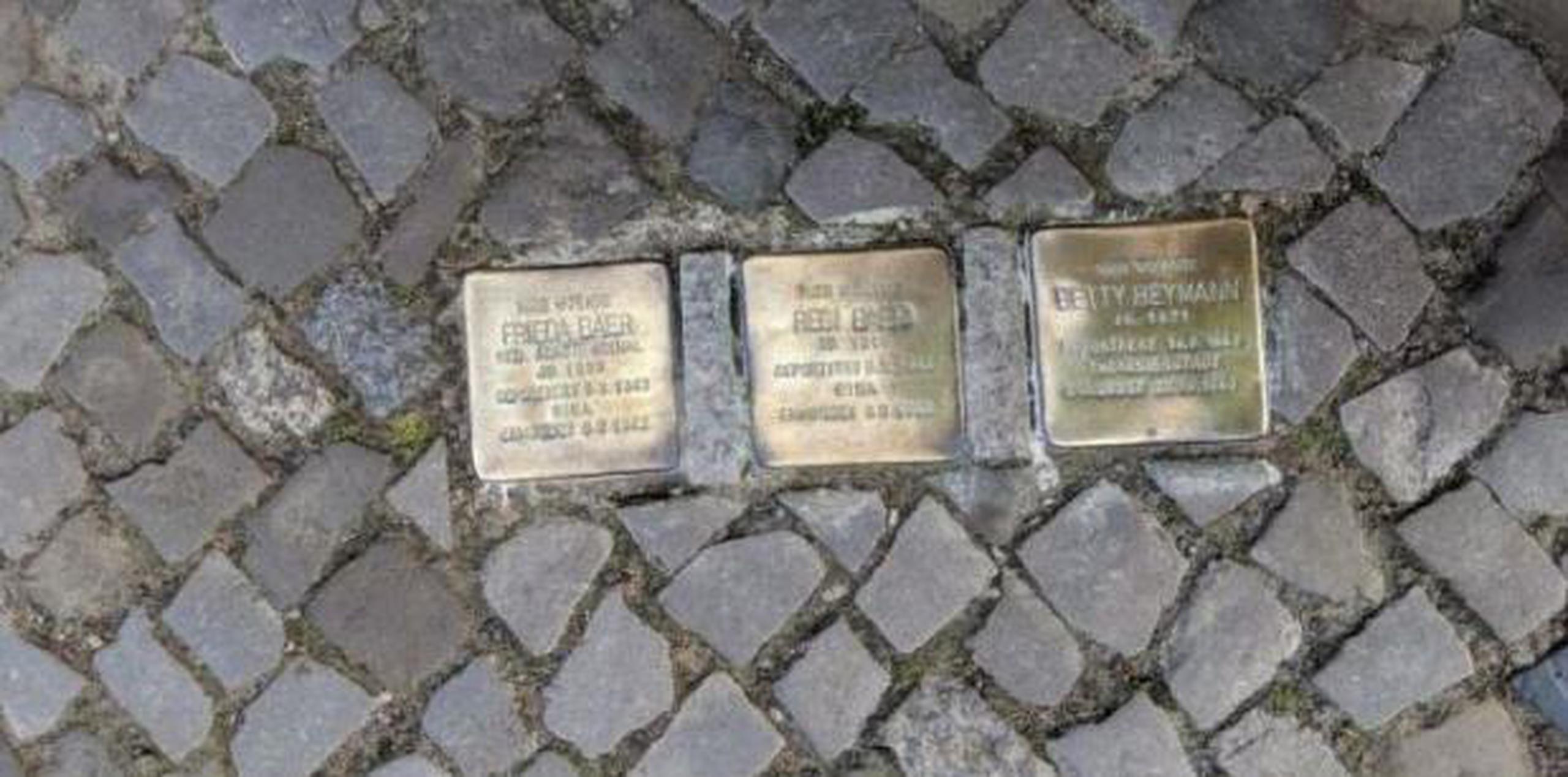 En Berlín hay 7,876 adoquines y en Alemania más de 30,000 mini-memoriales en medio del pavimento con los que uno tropieza y ante los que no se puede ser indiferente.  (maria.arce@gfrmedia.com)