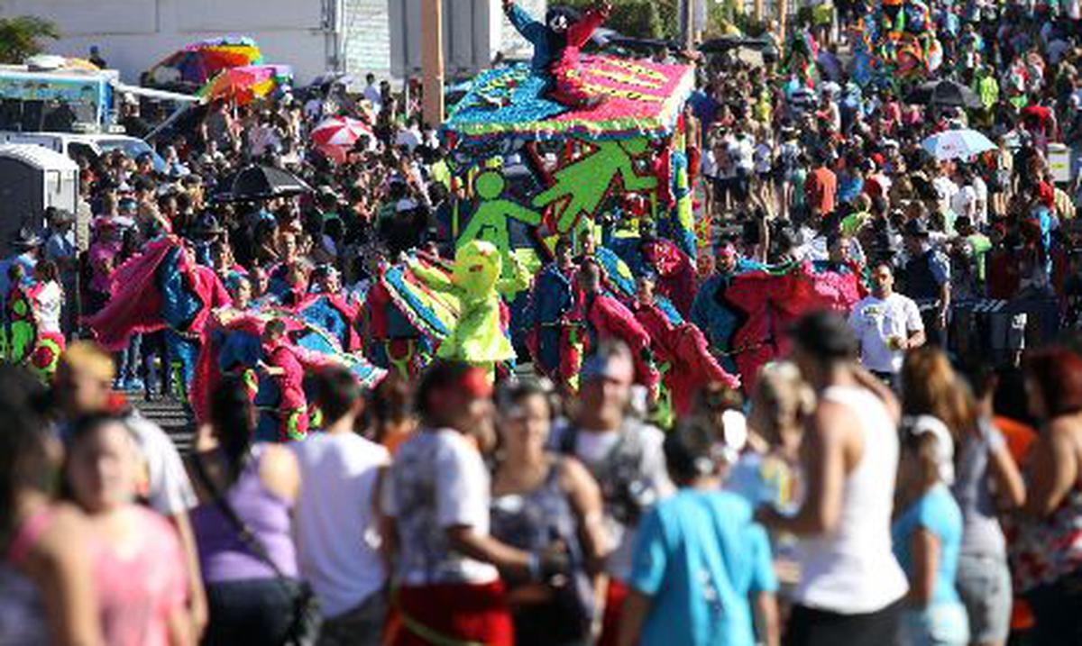 Jolgorio de máscaras en Hatillo VÍDEO Primera Hora