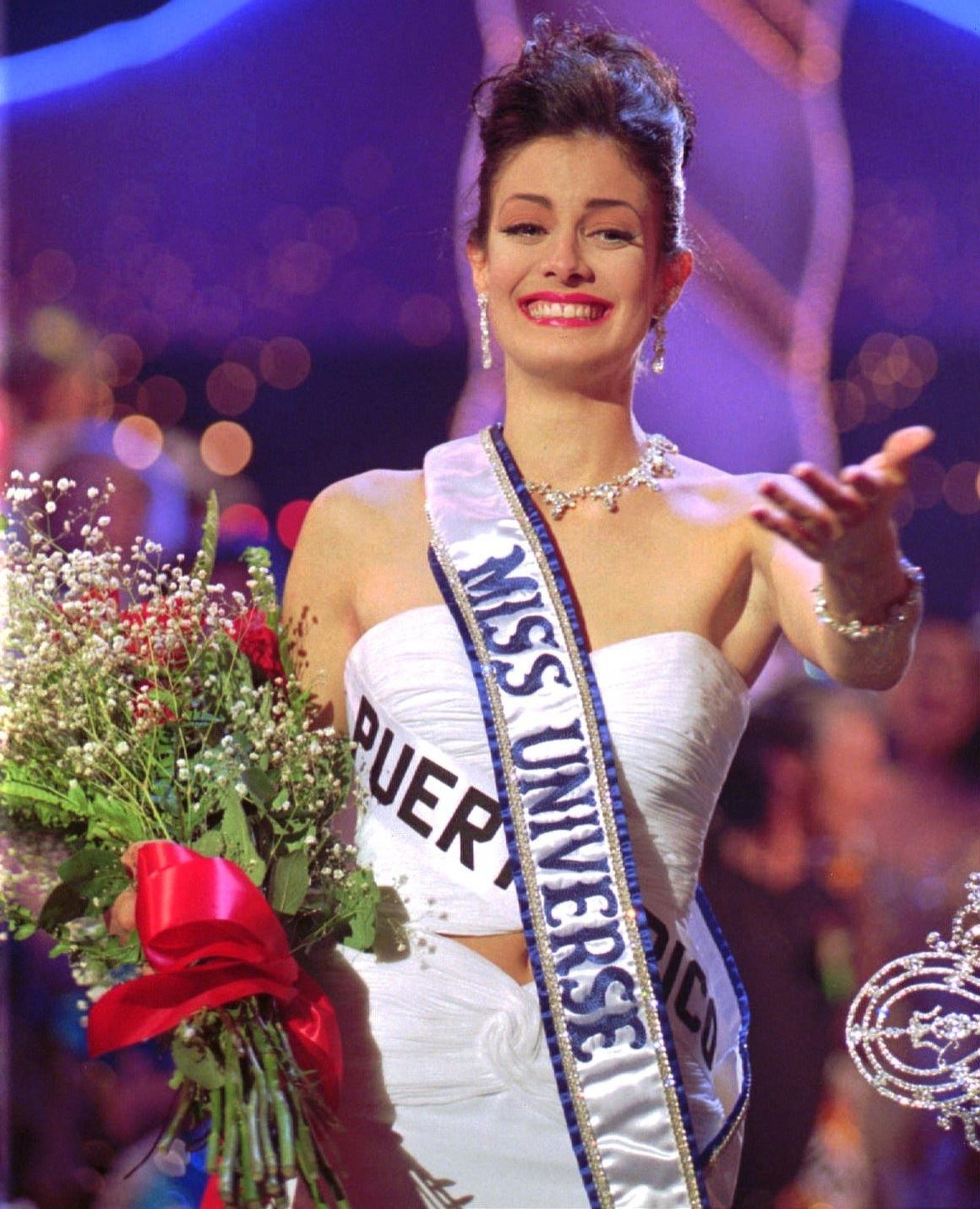 1993 | Dayanara Torres se convierte en la tercera puertorriqueña en ganar Miss Universe. (GFR Media)