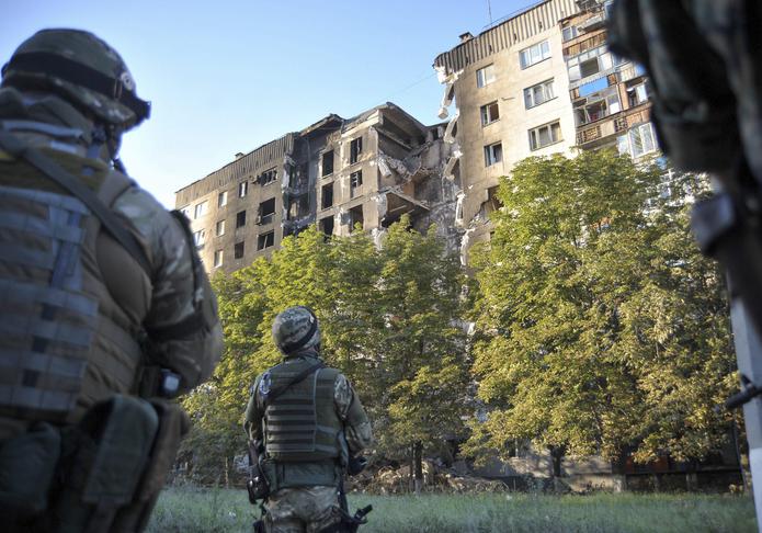 El portavoz de la Guardia Nacional de Ucrania, Ruslán Muzychuk, había asegurado que la ciudad no estaba rodeada y permanecía aún bajo control de las fuerzas ucranianas. (EFE)
