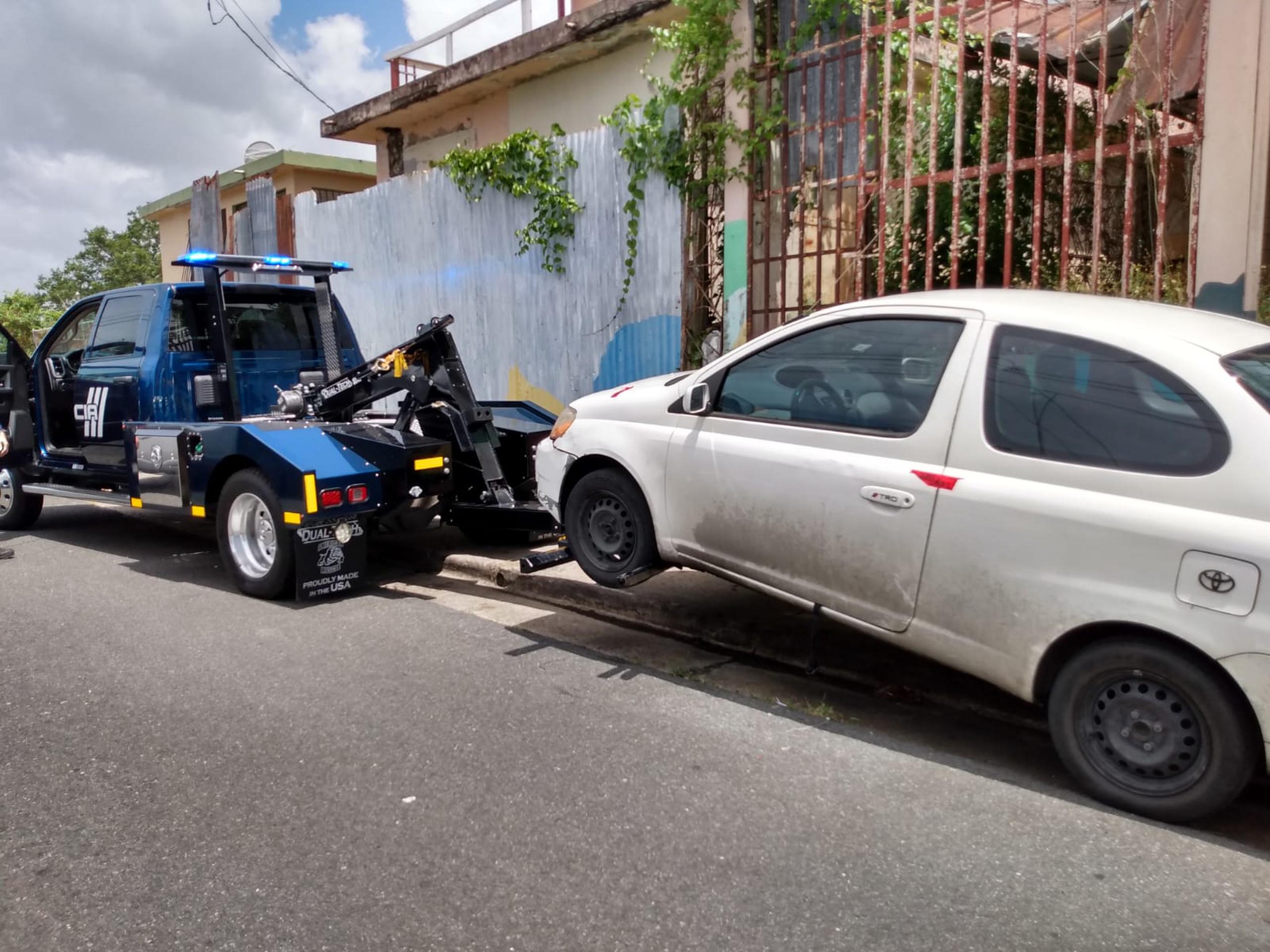 En la foto uno de los vehículo recuperados en Trujillo Alto que fueron hurtados mediante "carjackings".