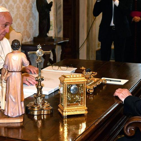 ¡Tarde! Putin dejó esperando al papa Francisco