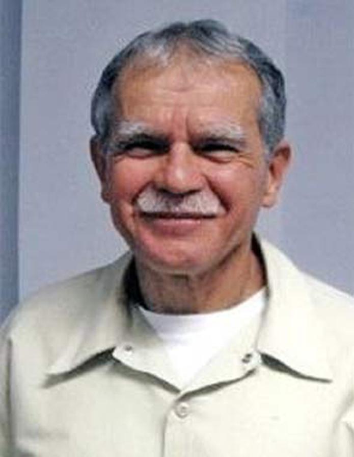De los 33 años que Oscar López Rivera lleva en prisión, ha estado 13 en confinamiento solitario, sin tener contacto con su familia.  (Archivo)