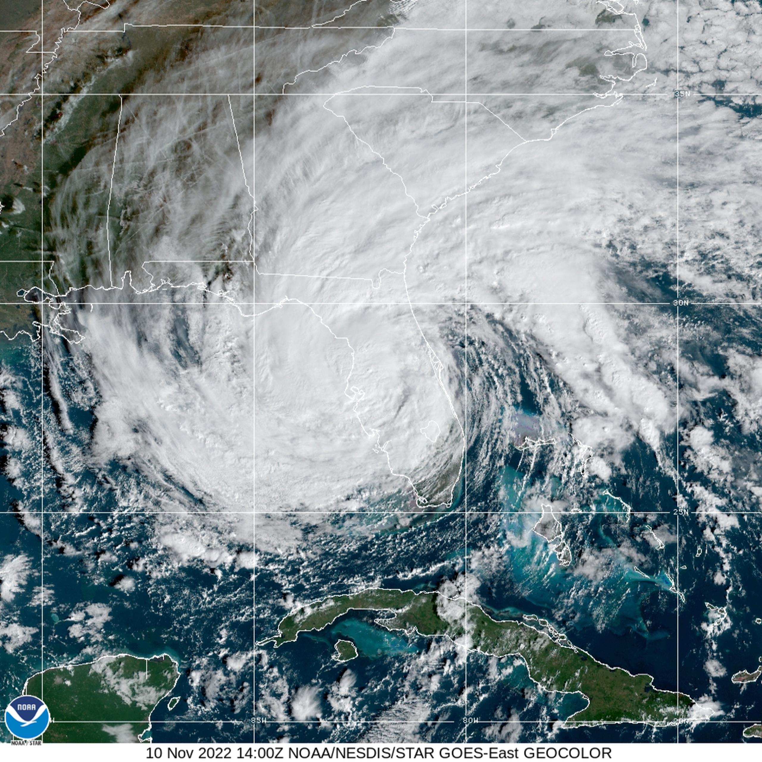 Imagen de satélite de la tormenta tropical Nicole el 10 de noviembre de 2022.