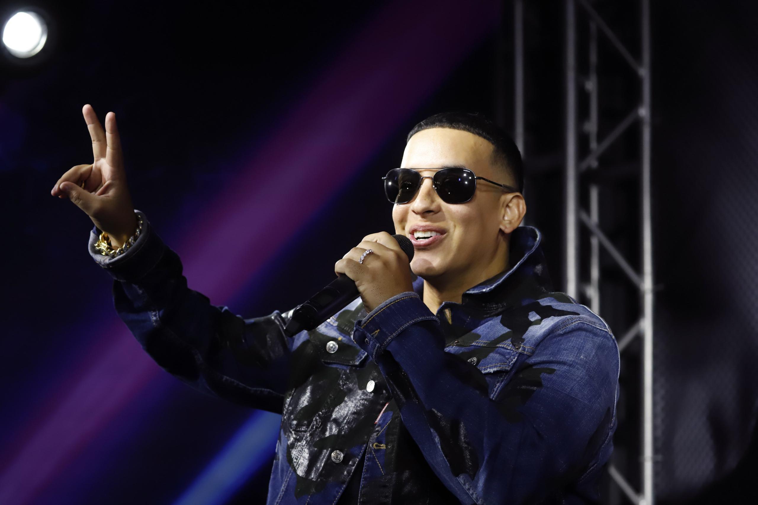 ste año, Daddy Yankee ha lanzado otras canciones, incluyendo su éxito global certificado dos veces Disco de Platino, “Problema”.