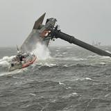 Rescatan a varias personas tras naufragio cerca de Louisiana 
