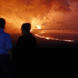 Erupción de volcán Mauna Loa causa boom del turismo en Hawai