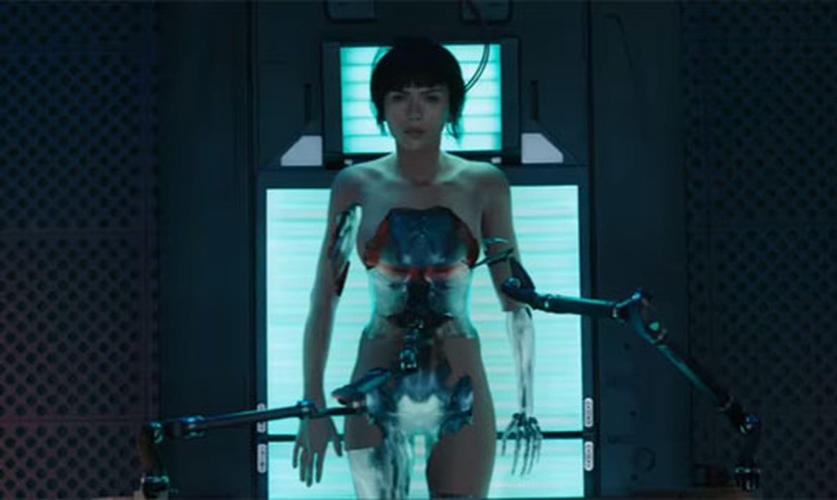 Ghost In The Shell Trailer 1995 Sale a la luz el primer tráiler de “Ghost in the Shell” de Scarlett Johansson - Primera Hora