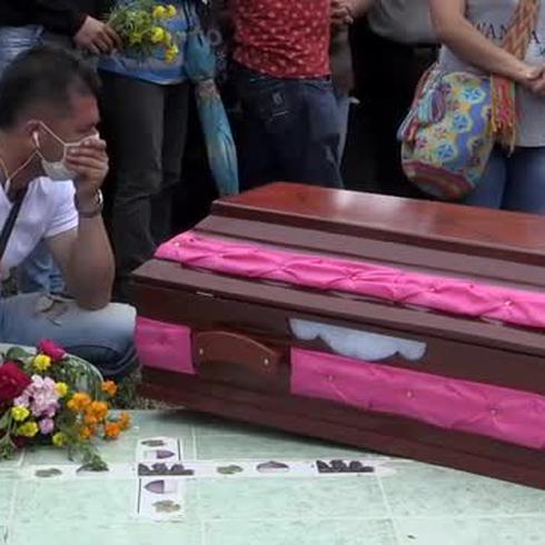 Comienzan a sepultar a víctimas de alud en Colombia