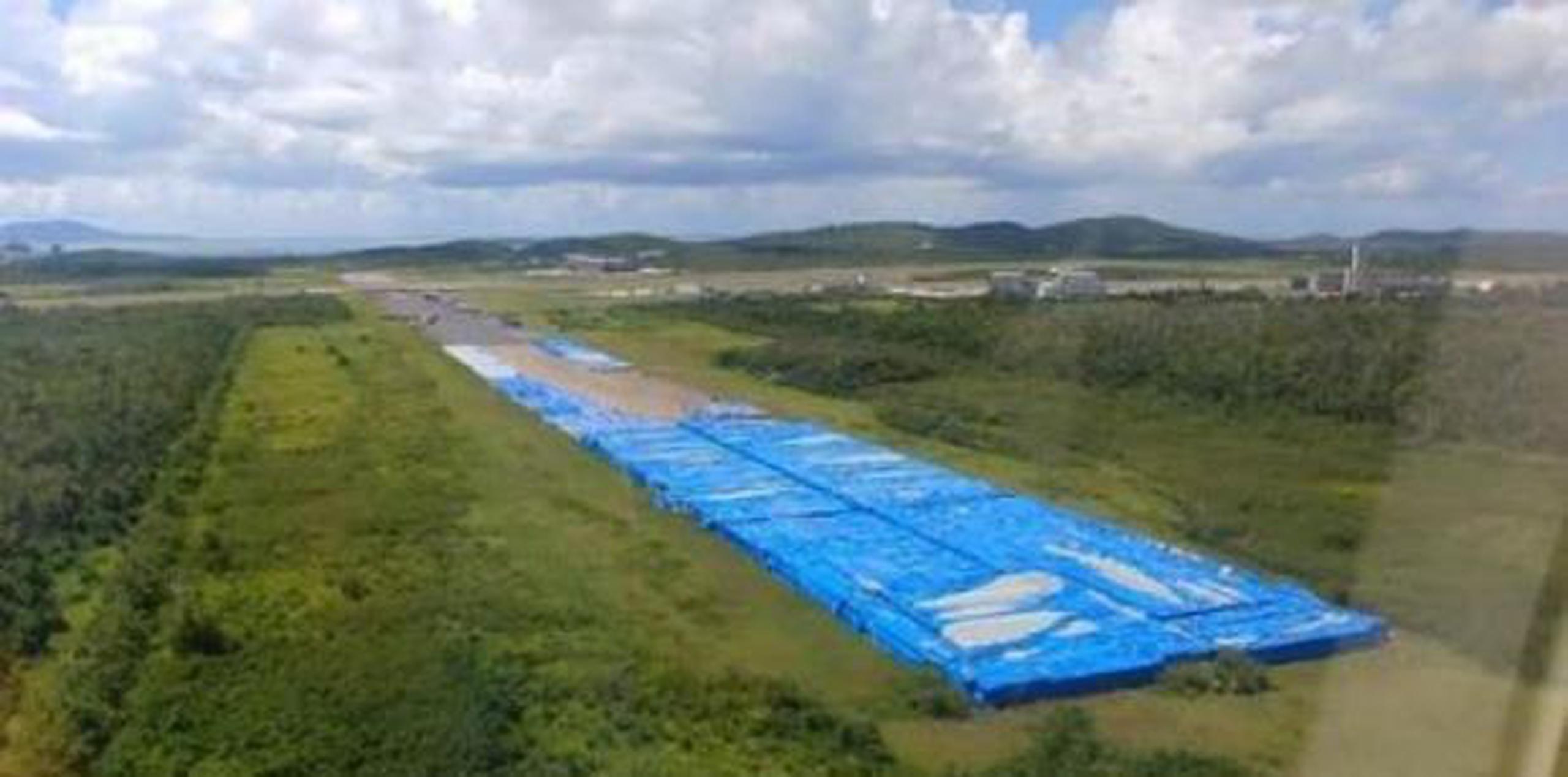 Imágenes aéreas del agua en una pista de Ceiba. (Archivo)