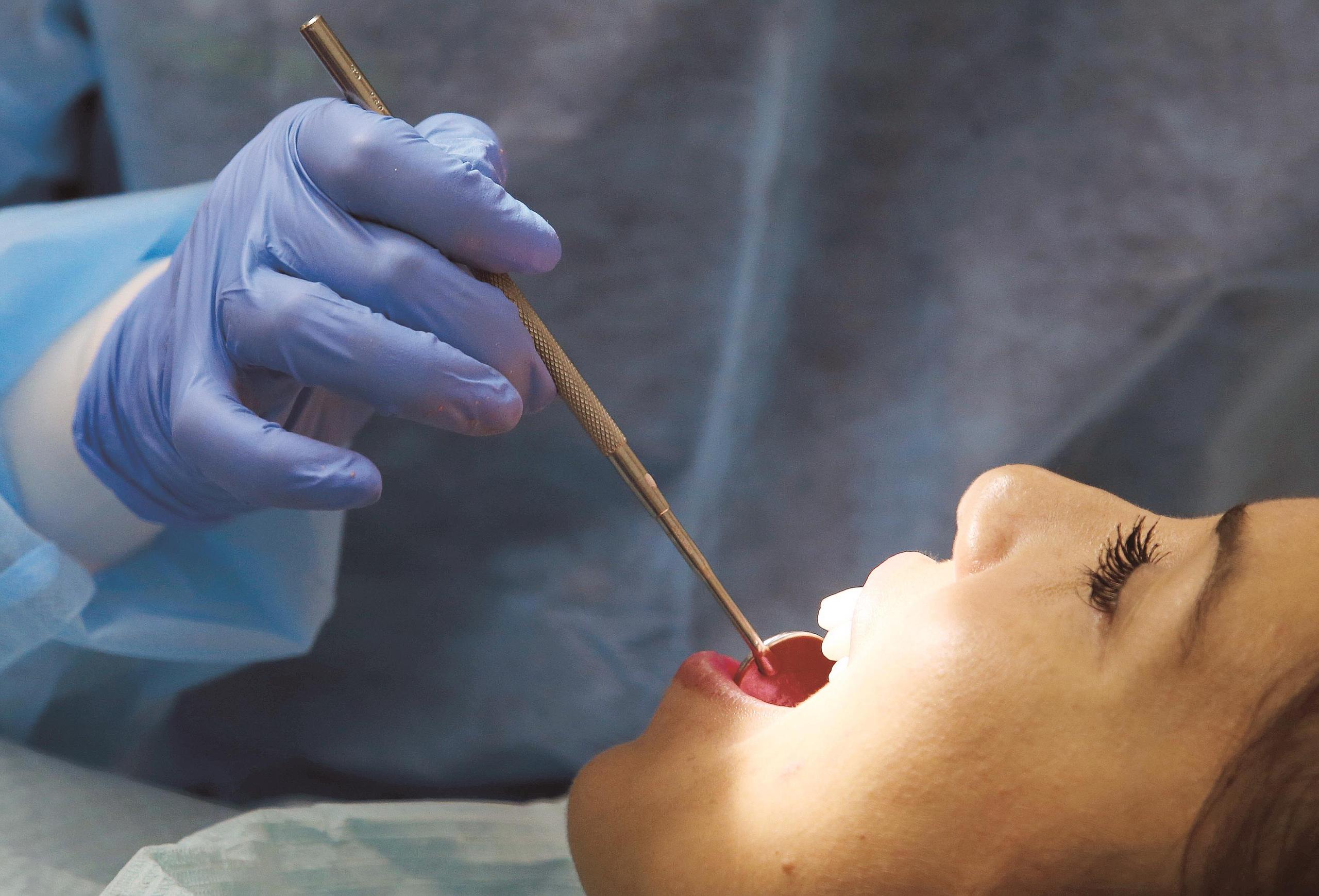 La detección temprana de cáncer de cabeza y cuello depende de que el paciente visite al dentista regularmente. (Archivo / GFR Media)
